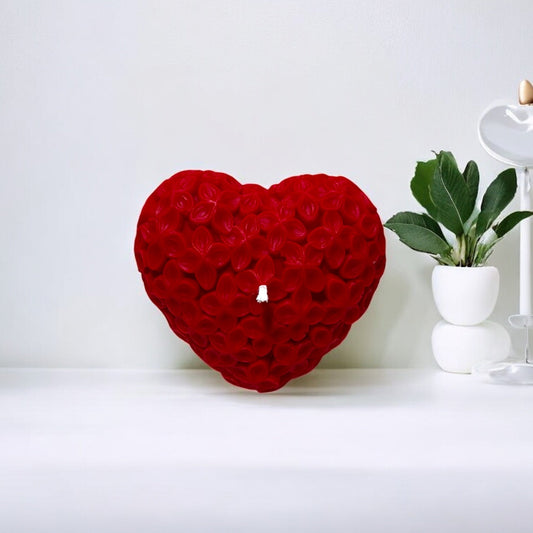 Candela artigianale Cuore a Fiori rossa in cera vegetale profumata, decorazione romantica firmata Essenza di Luce.