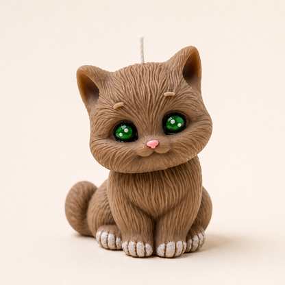 Candela a forma di gattino marrone con dettagli realistici, candela decorativa.